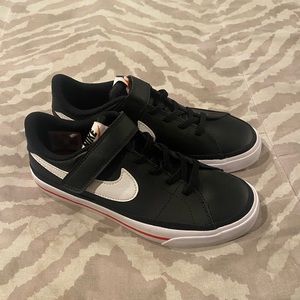 Nike Court Legacy Sneakers